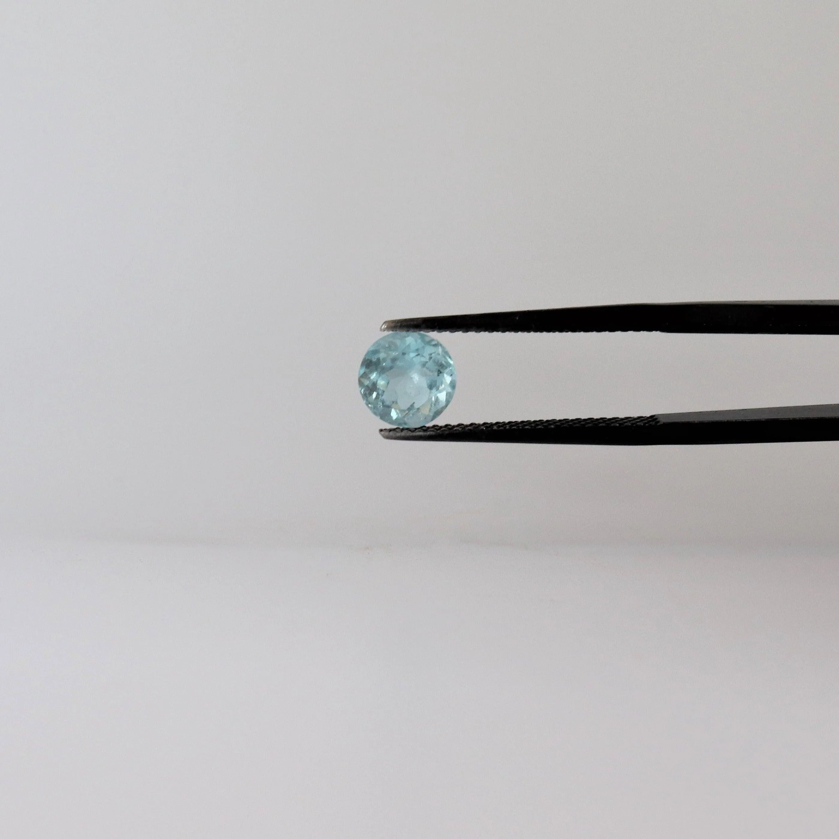 6.8mm Round Aquamarine Stone