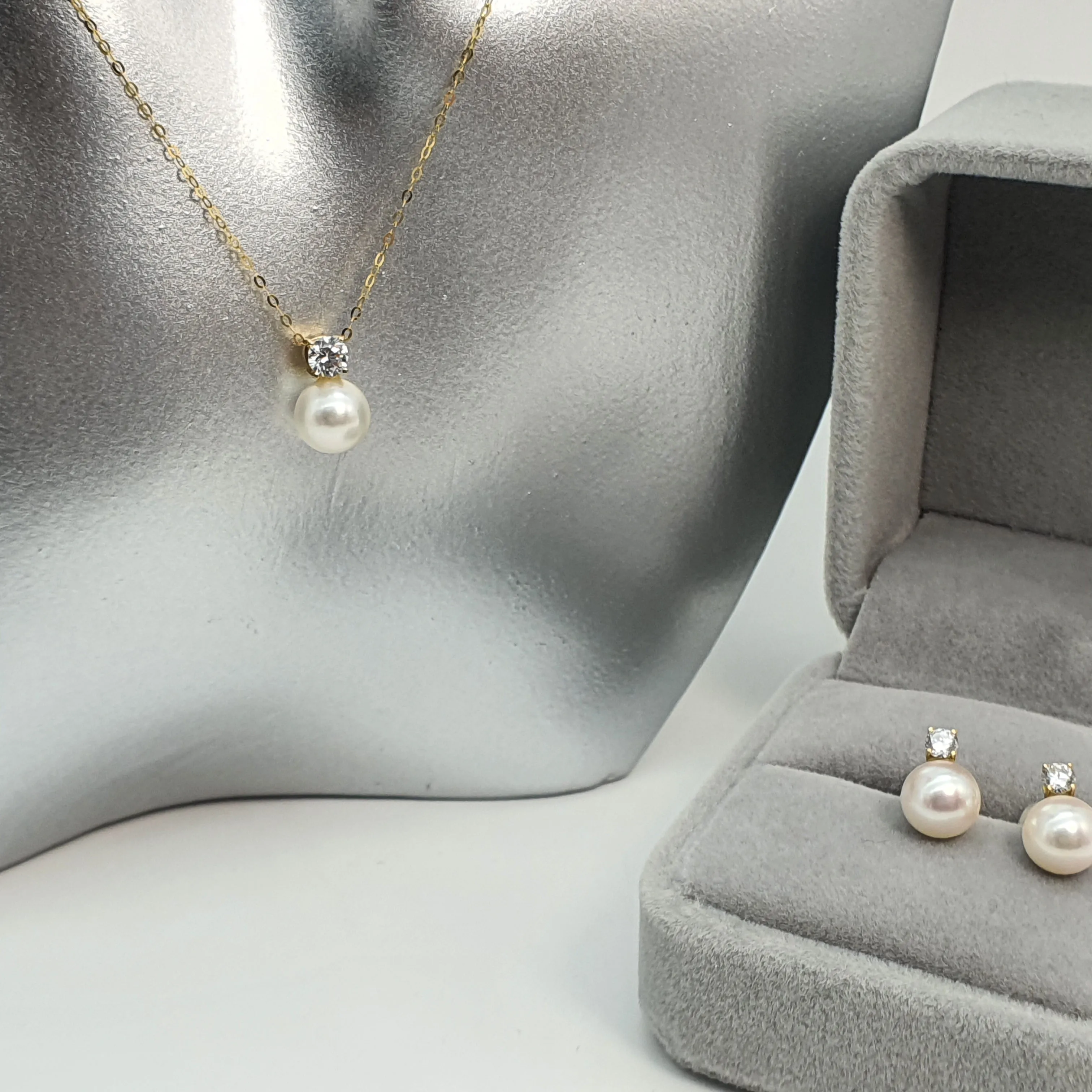 Akoya Pearl Jewellery Set, 18K Yellow Gold