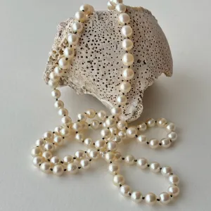 *BIG IN JAPAN* VINTAGE 8-9mm AKOYA PEARL ROPE NECKLACE WITH DARK GREY KNOTS