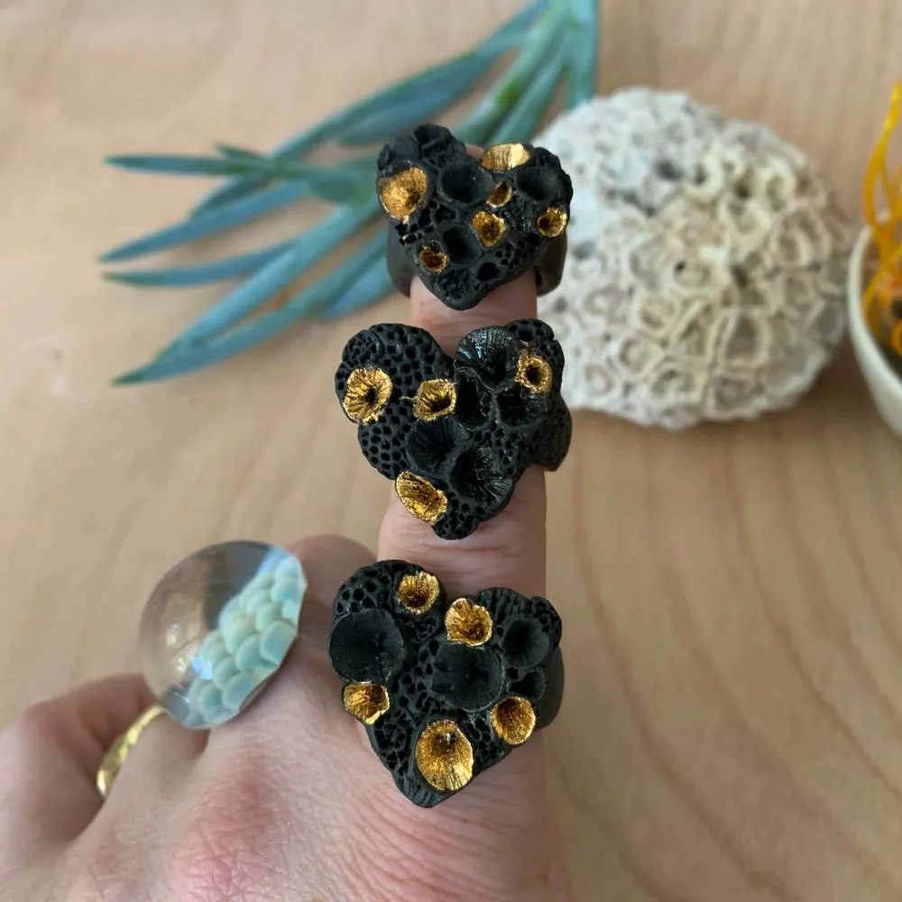 Black porcelain ‘rock coral’ heart shaped ring