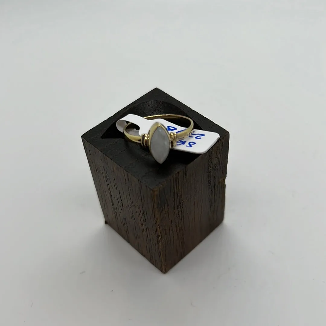 Elegant simplicity brass setting