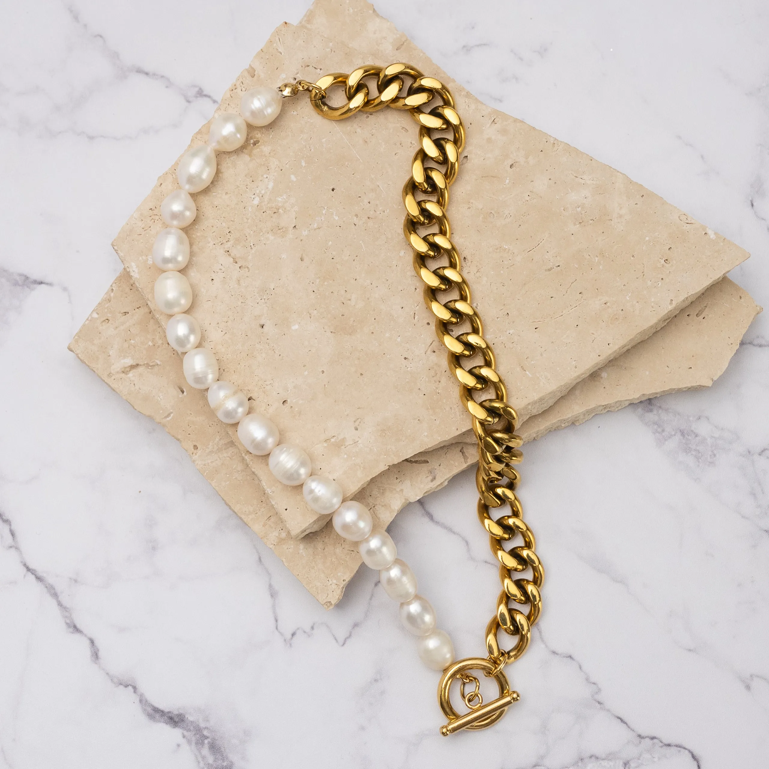 Eva 18k gold plated Cuban chain & pearl necklace