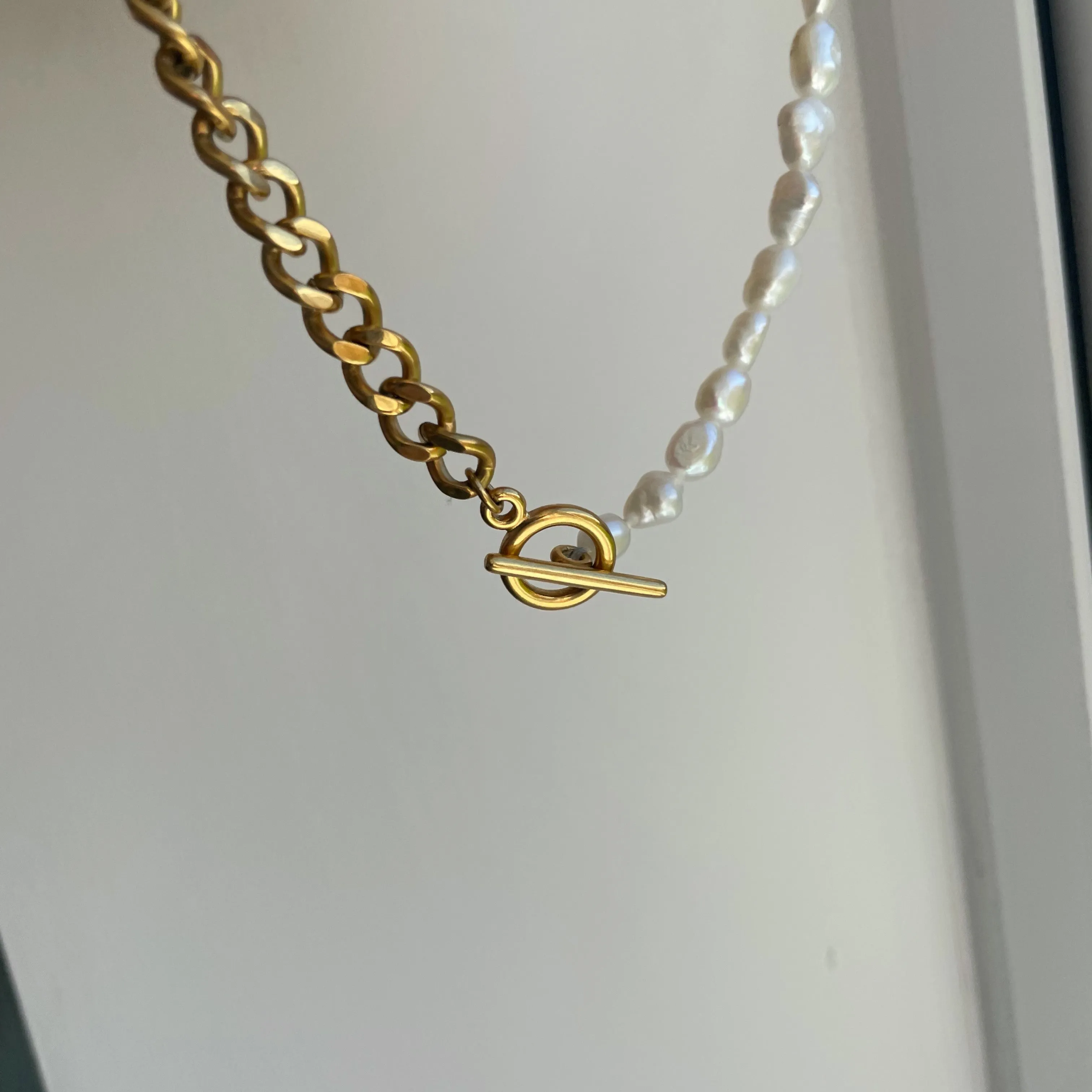 Gold Pearl and Chain Necklace