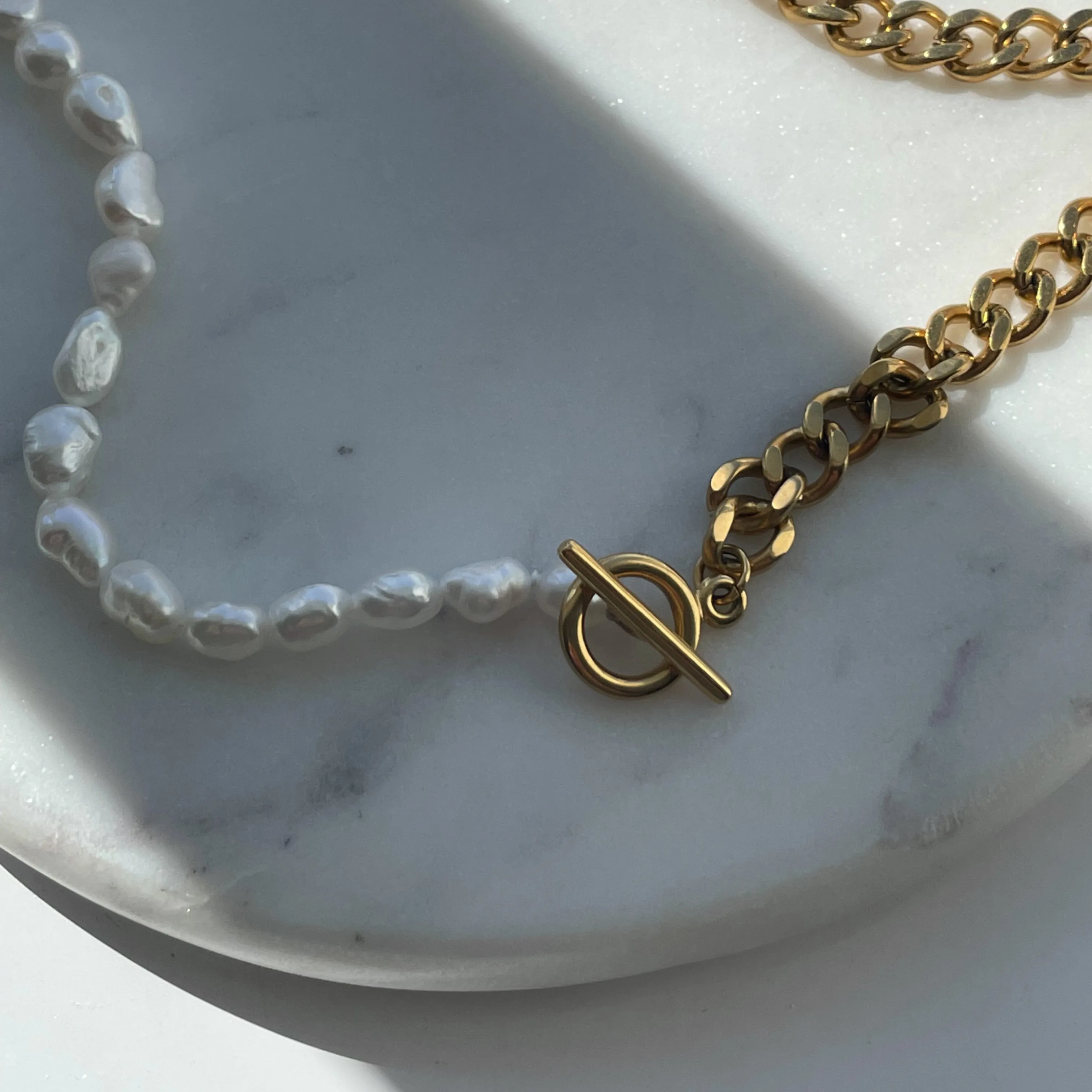 Gold Pearl and Chain Necklace