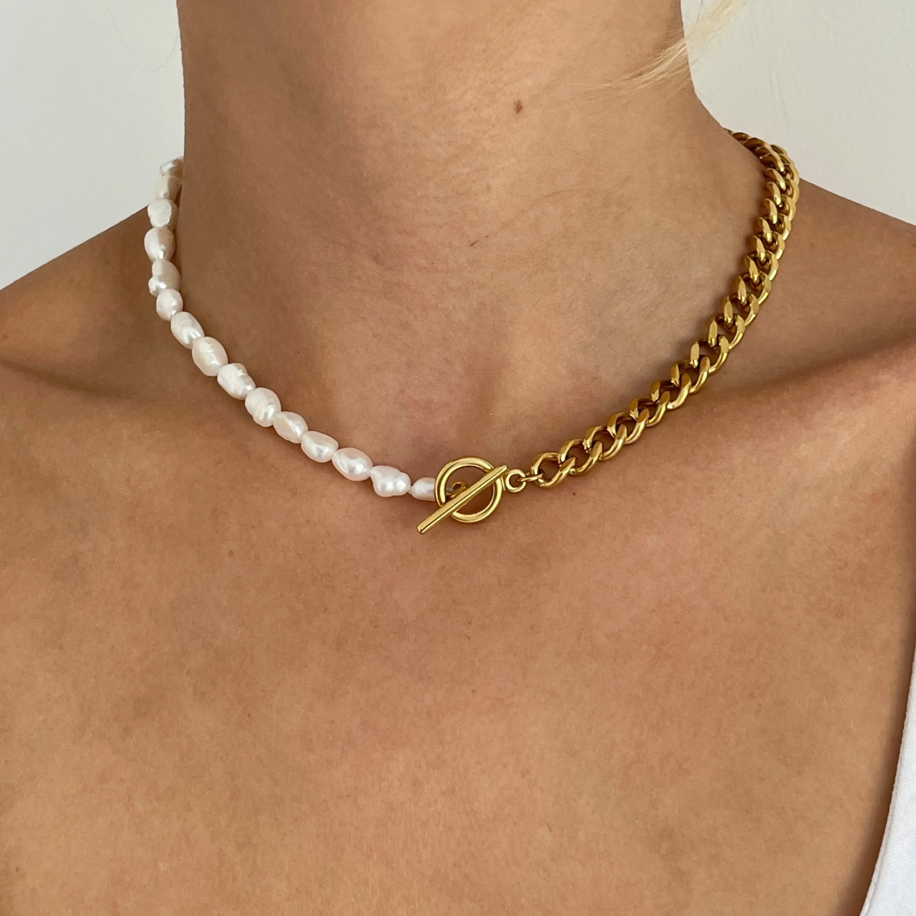 Gold Pearl and Chain Necklace