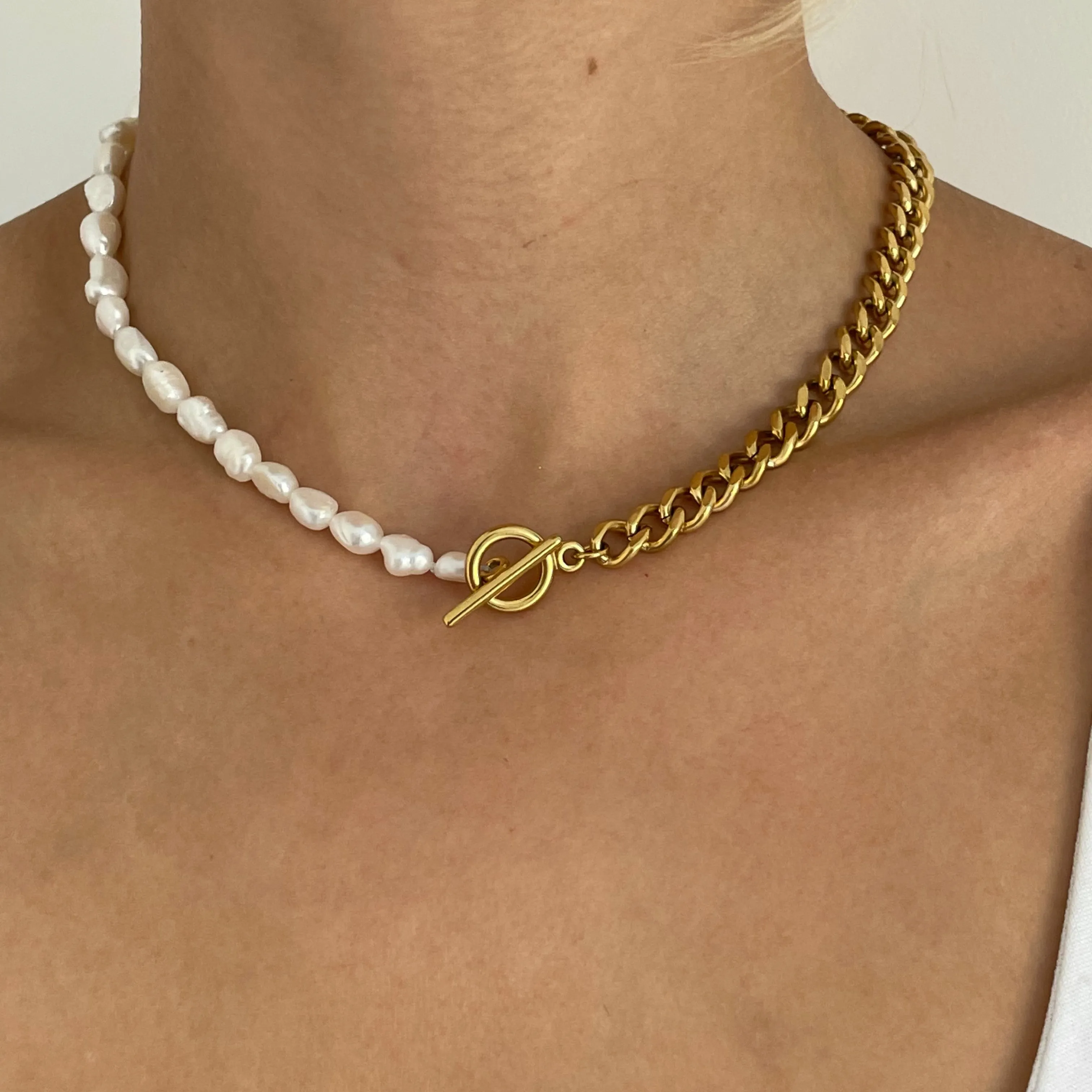 Gold Pearl and Chain Necklace