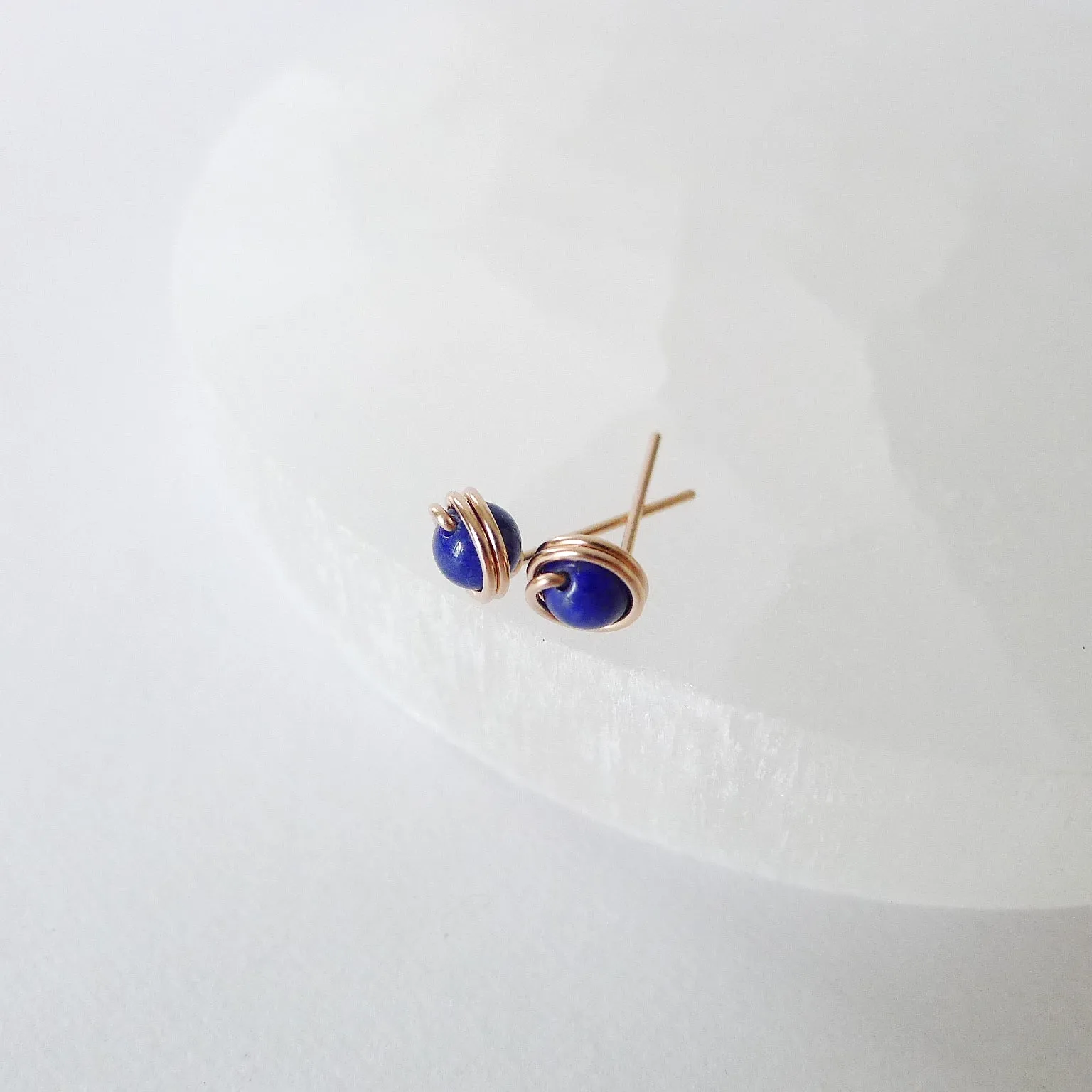 Lapis Lazuli Earstuds (Small) / 14k Gold-filled / 925 Silver