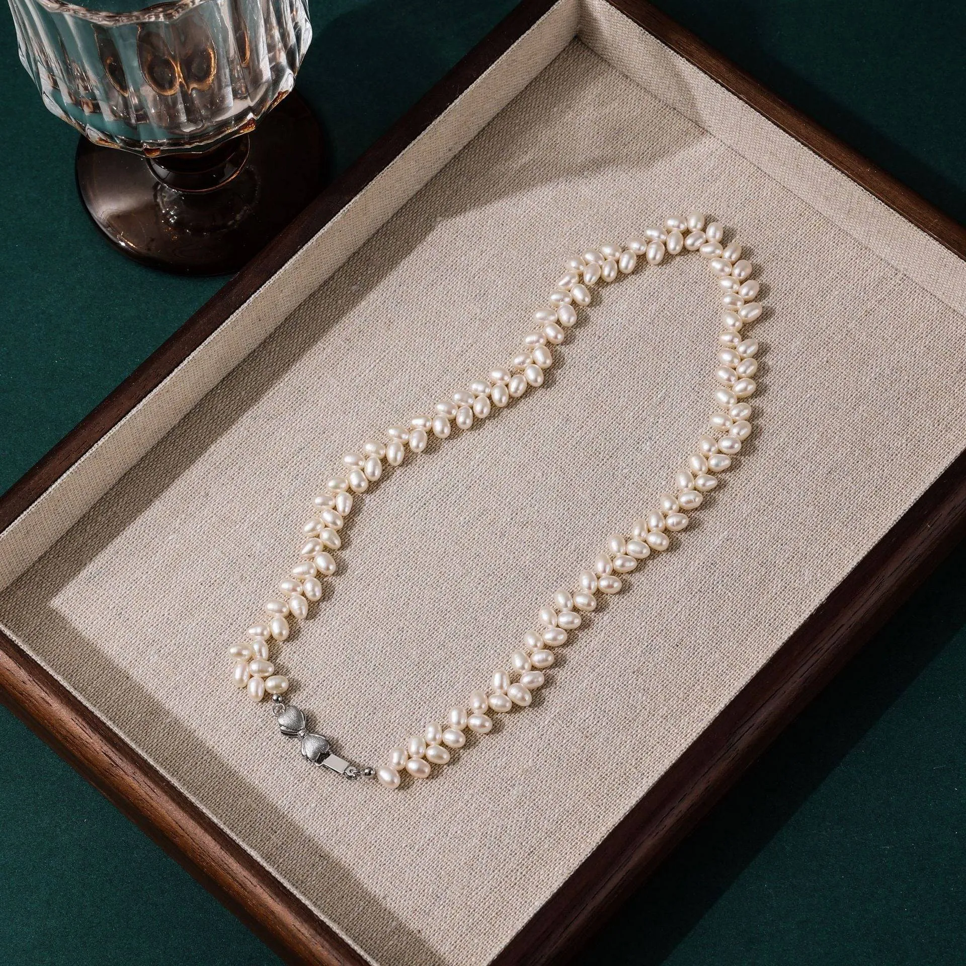 Leaf Pearl Necklace (US)