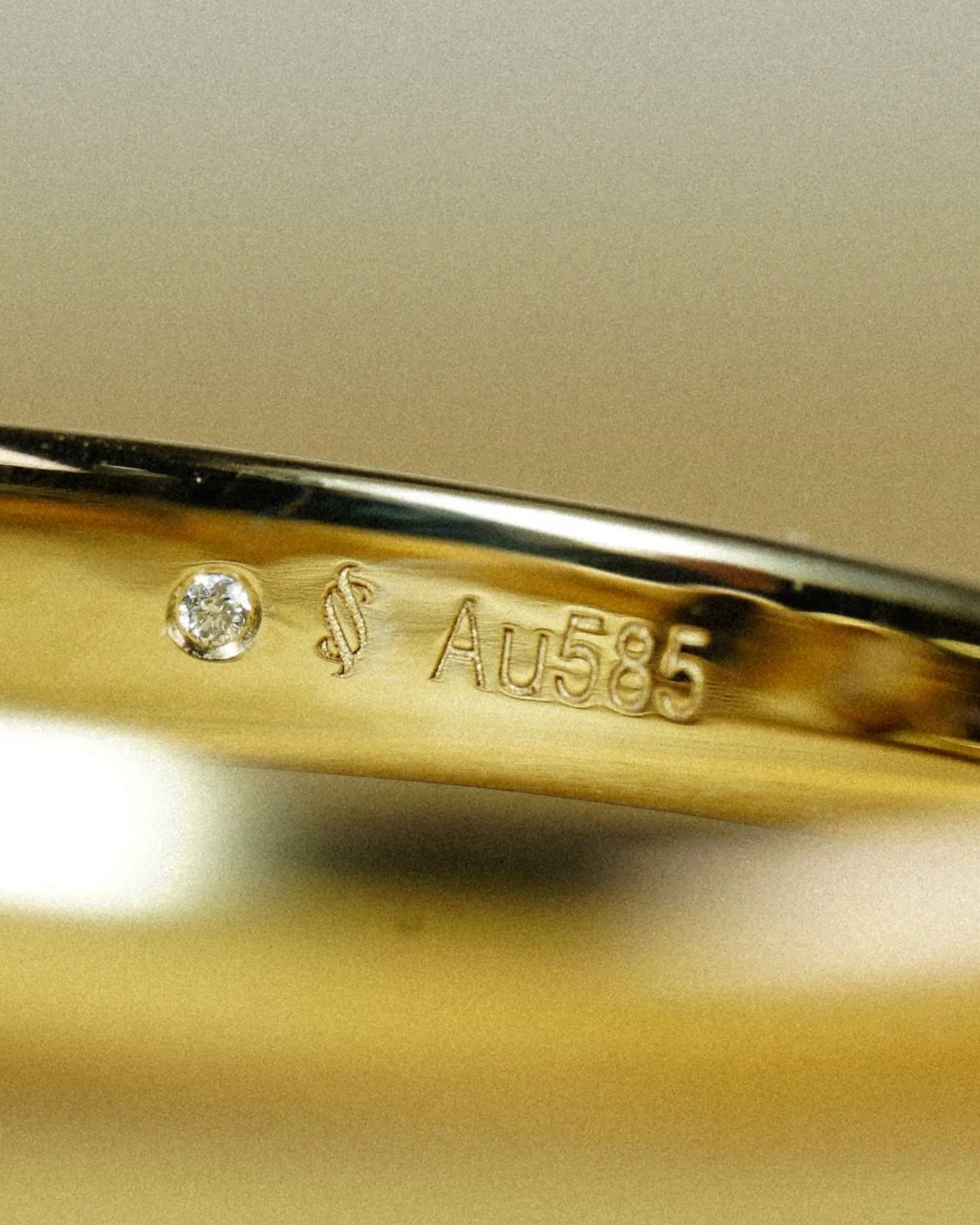 Moon Crest Ring