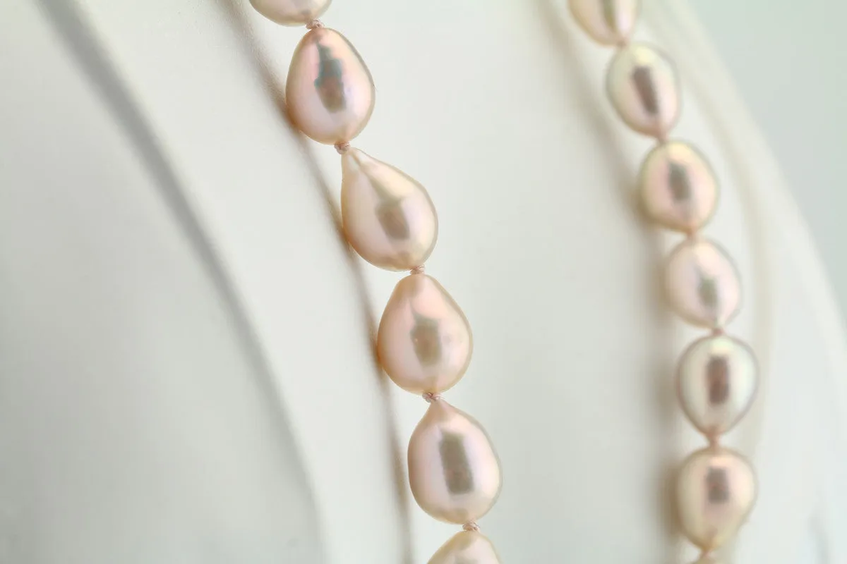Peach Teardrop Freshwater Pearl Necklace 18"