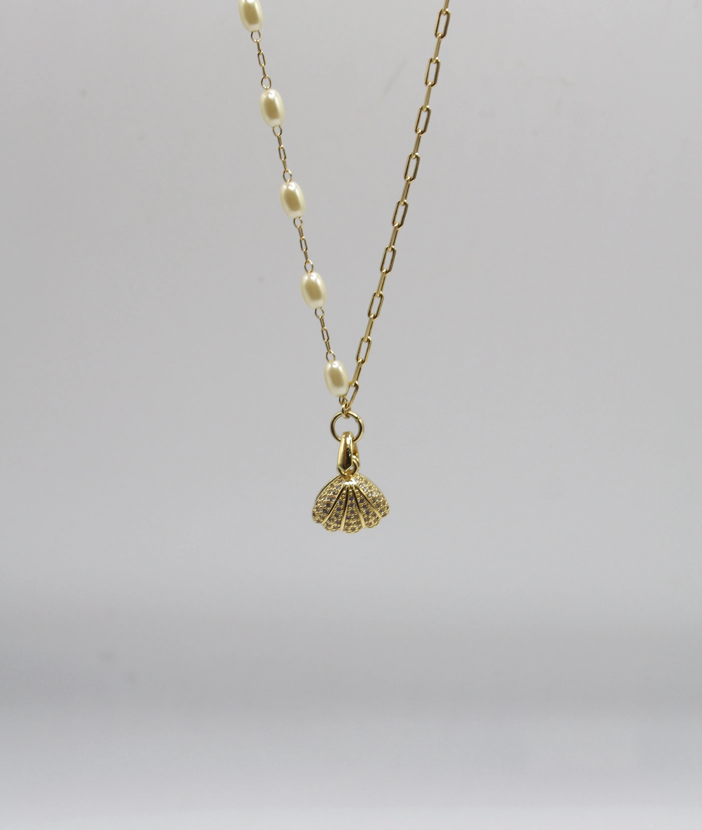 Pearl Drift Necklace