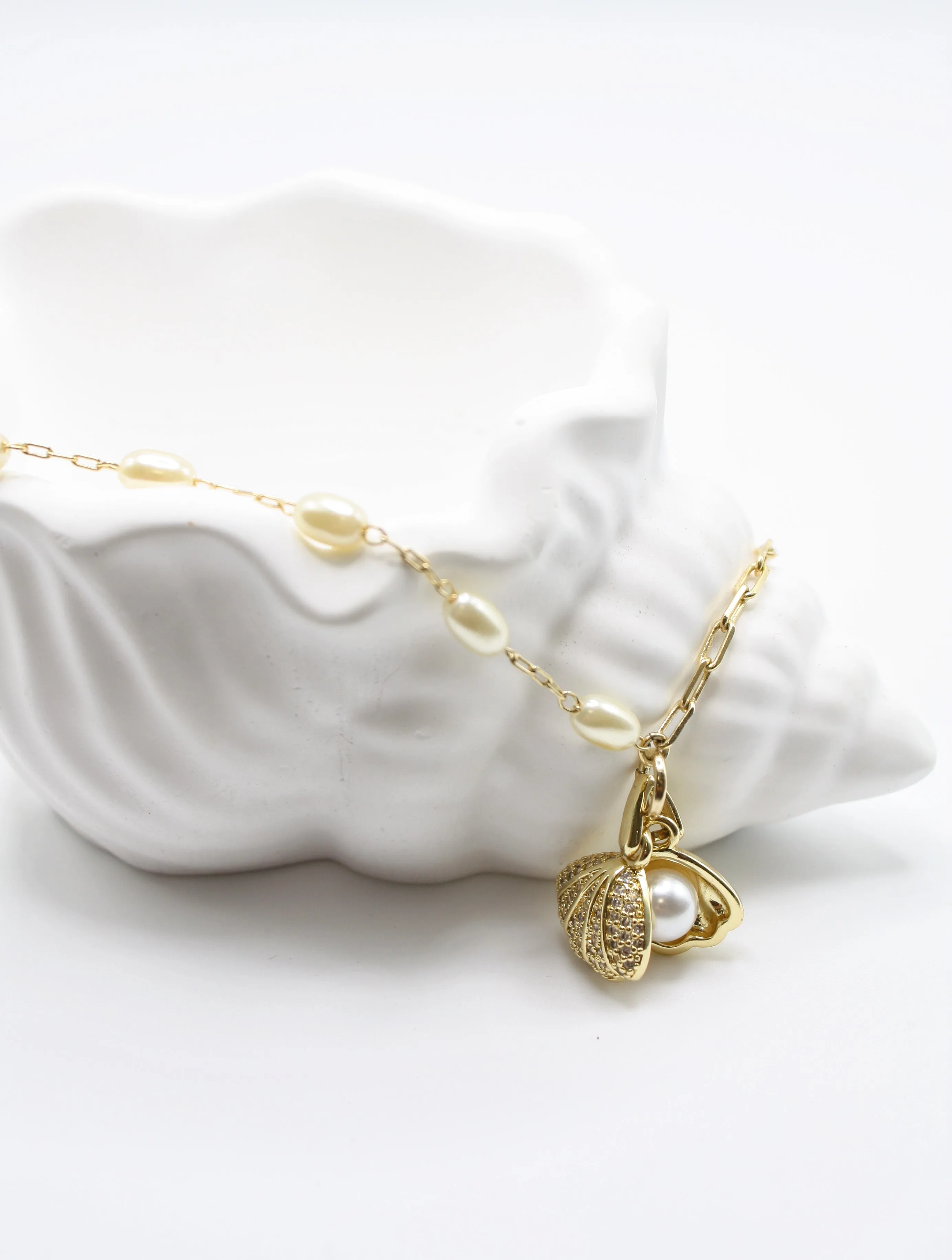 Pearl Drift Necklace