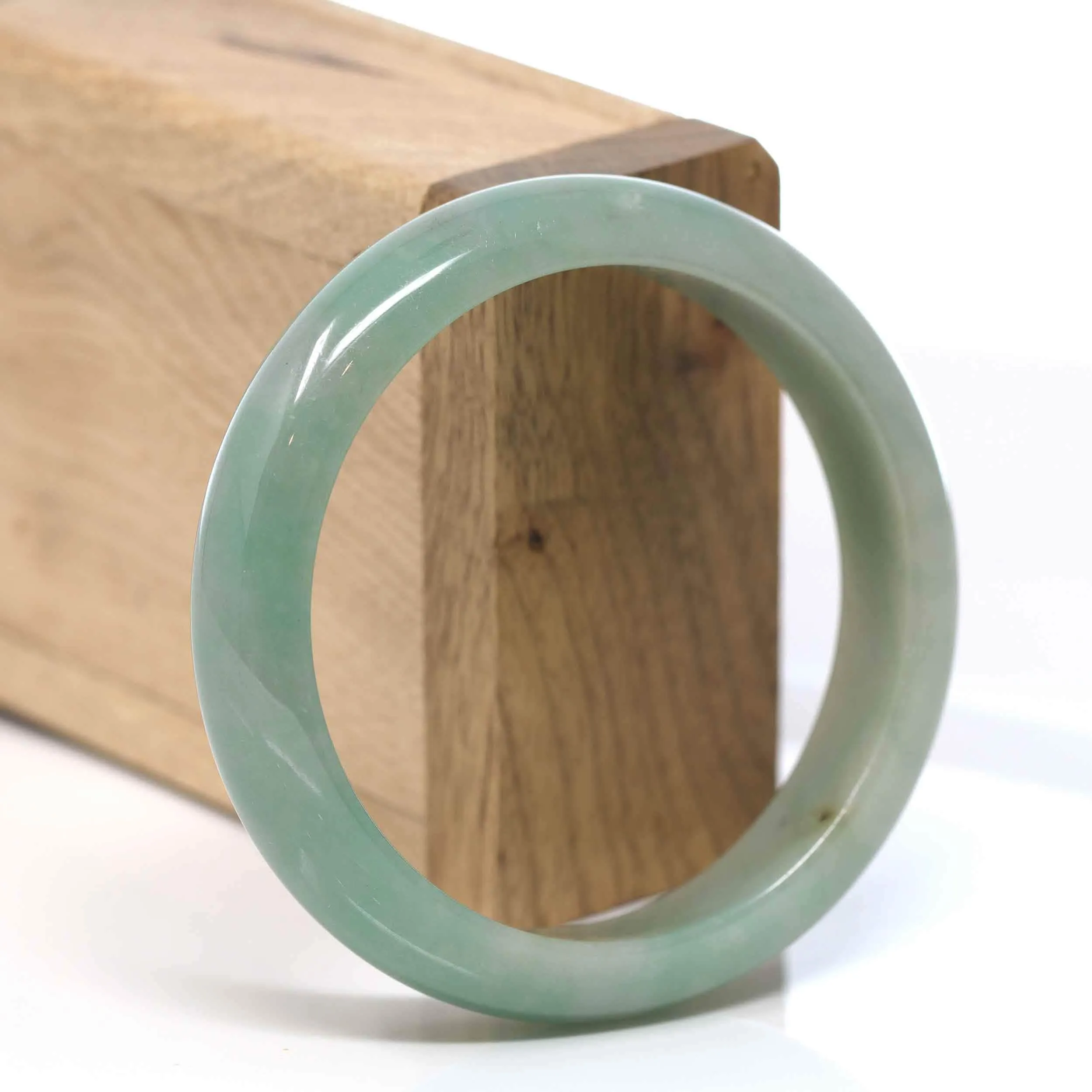 RealJade® "Classic Bangle" Green Natural Jadeite Jade Bangle ( 56.51 mm )#302