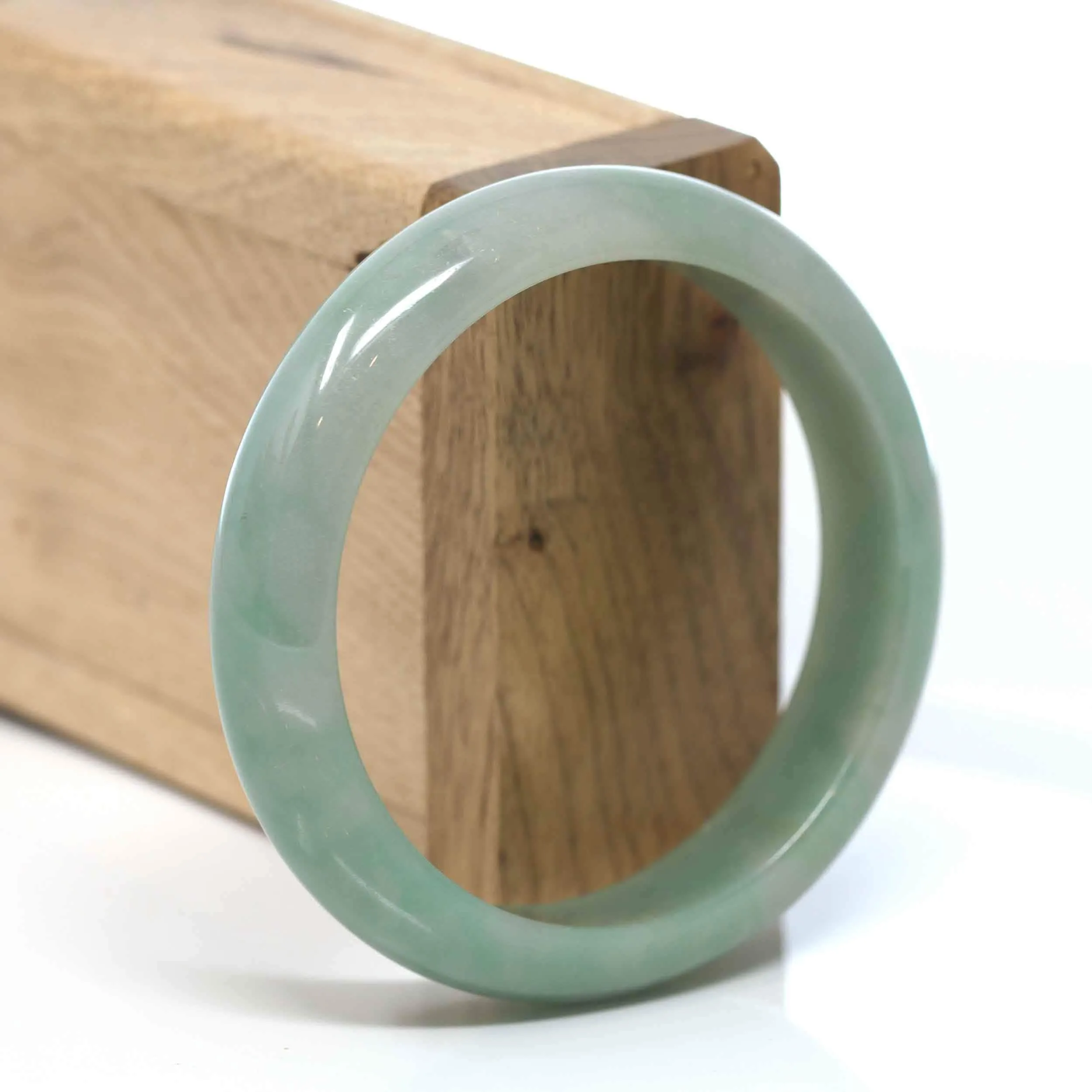 RealJade® "Classic Bangle" Green Natural Jadeite Jade Bangle ( 56.51 mm )#302